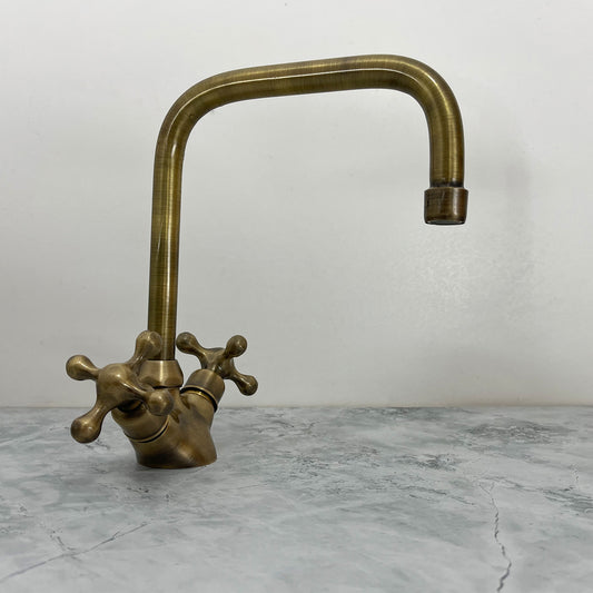 Bronze Finish Single Hole Bathroom Faucet